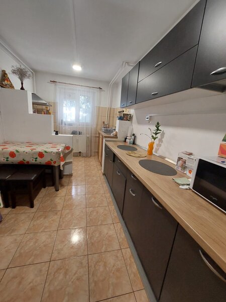 Rahova, Str. Modoran Ene (Sector 5), apartament 4 camere, 85 mp.