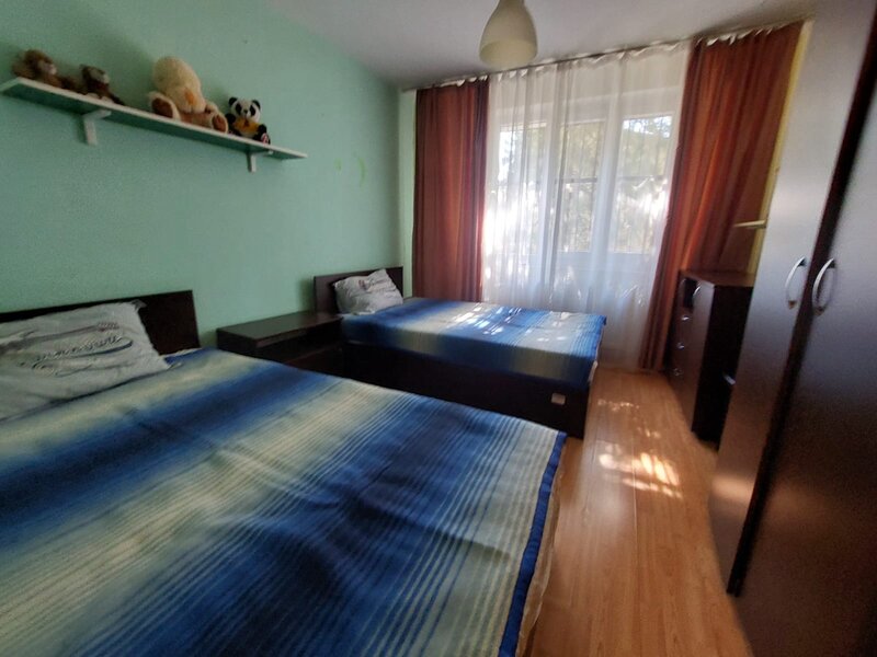Rahova, Str. Modoran Ene (Sector 5), apartament 4 camere, 85 mp.