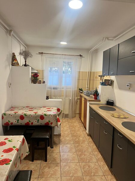Rahova, Str. Modoran Ene (Sector 5), apartament 4 camere, 85 mp.