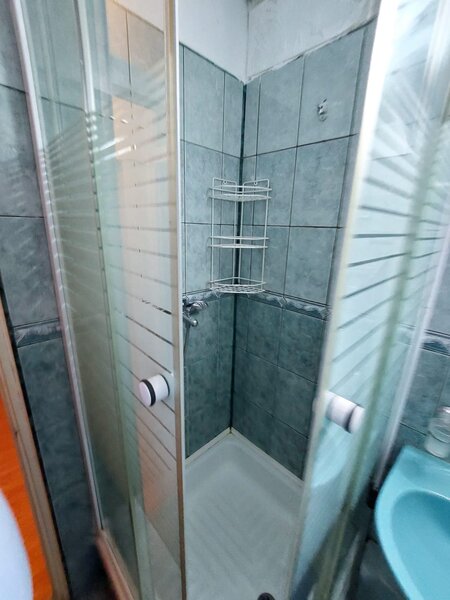 Rahova, Str. Modoran Ene (Sector 5), apartament 4 camere, 85 mp.