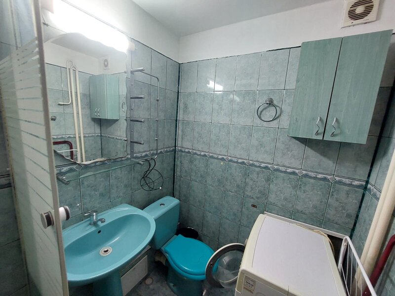 Rahova, Str. Modoran Ene (Sector 5), apartament 4 camere, 85 mp.