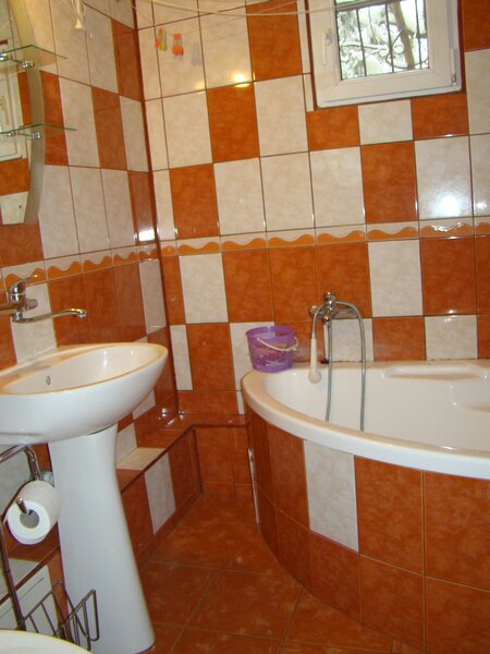Rahova, Str. Modoran Ene (Sector 5), apartament 4 camere, 85 mp.