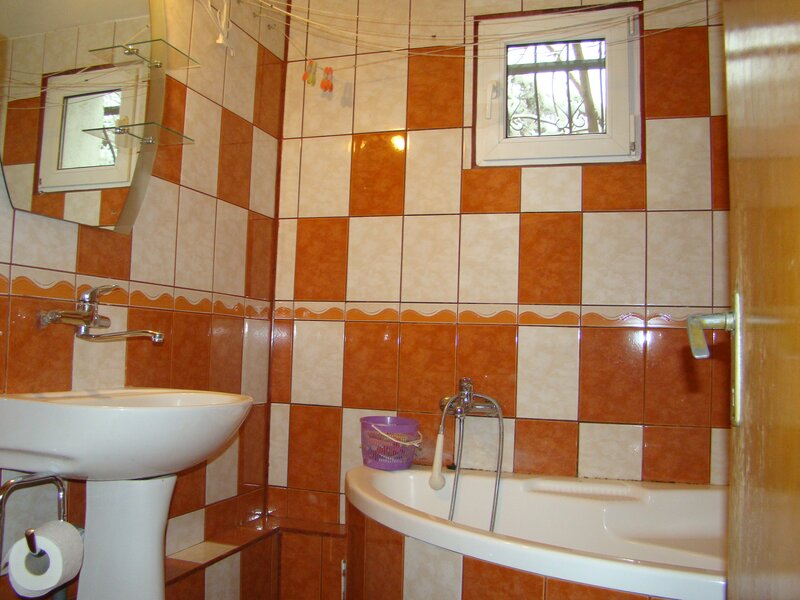 Rahova, Str. Modoran Ene (Sector 5), apartament 4 camere, 85 mp.